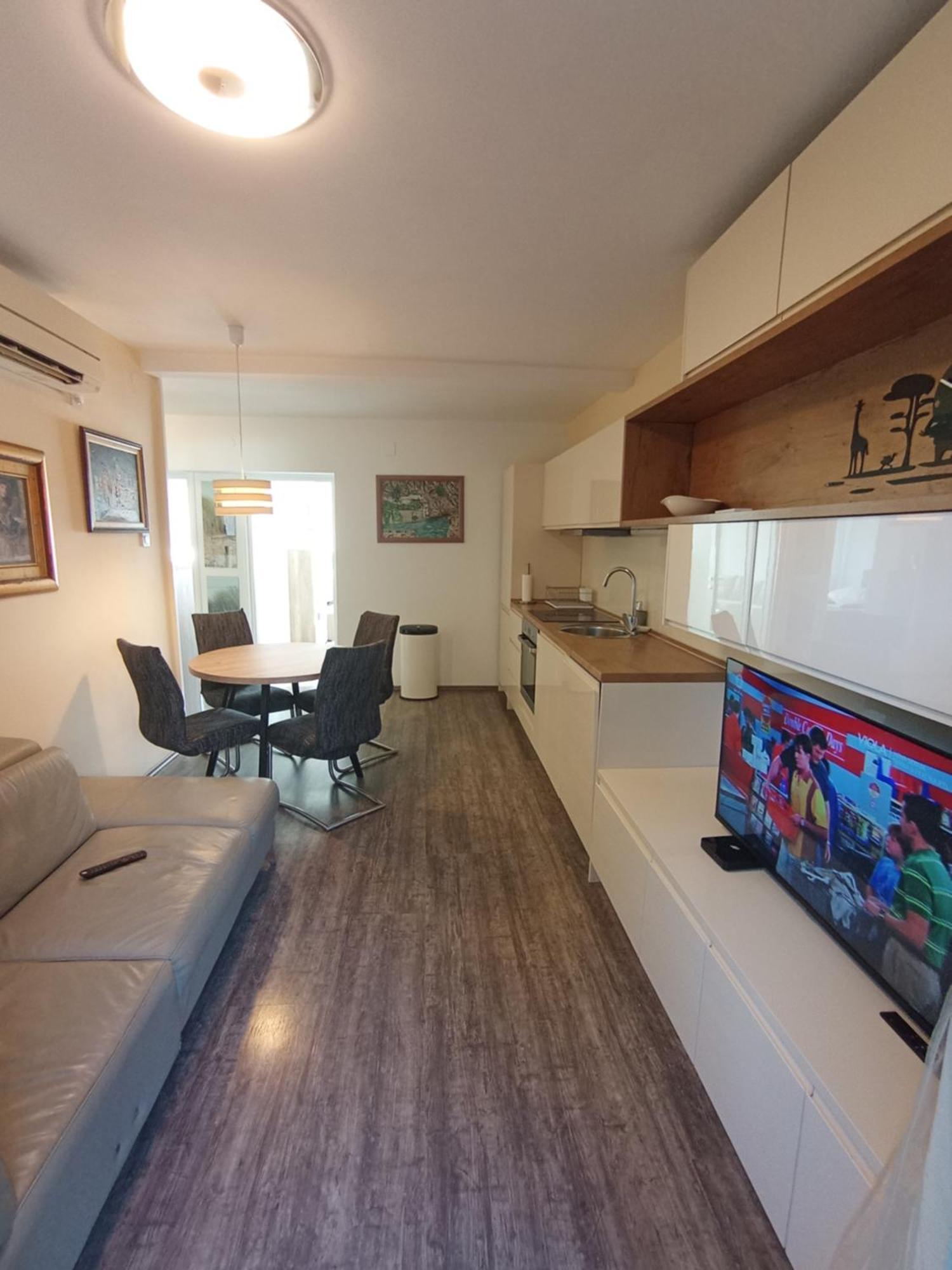 Marino - Sweet Comfort Apartment In City Center สปลิท ภายนอก รูปภาพ
